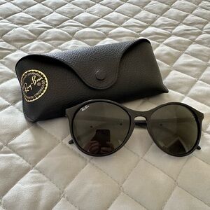 Black Vintage Ray-Ban Sunglasses, with Sunglasses Case